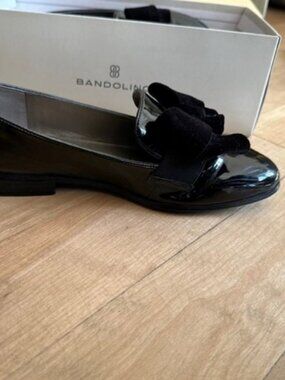 BANDOLINO WOMENS BLACK LOMB LEATHER SLIP ON LOAFER SIZE 7